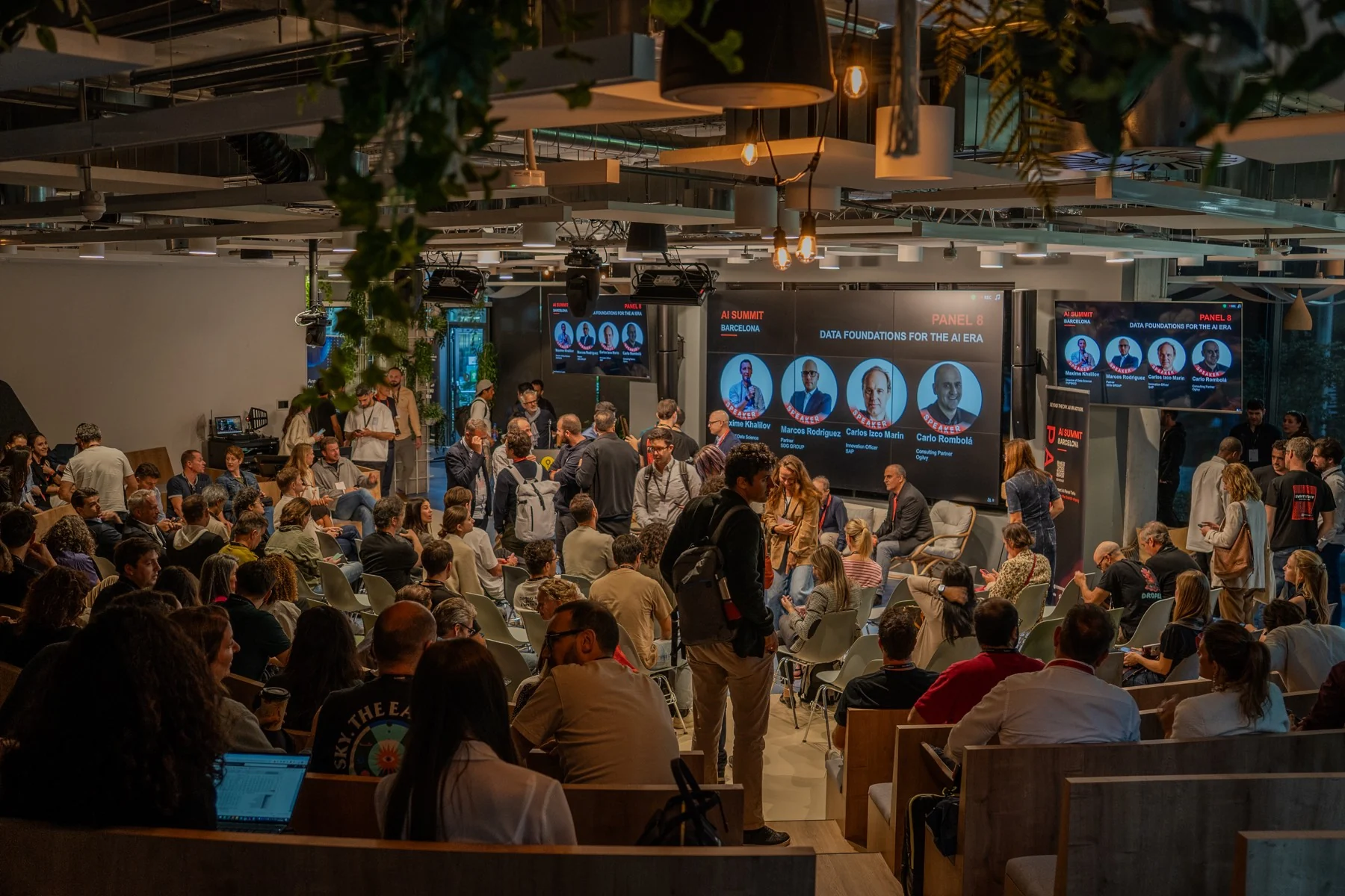 Audience gathered around a panel stage at AI Summit Barcelona